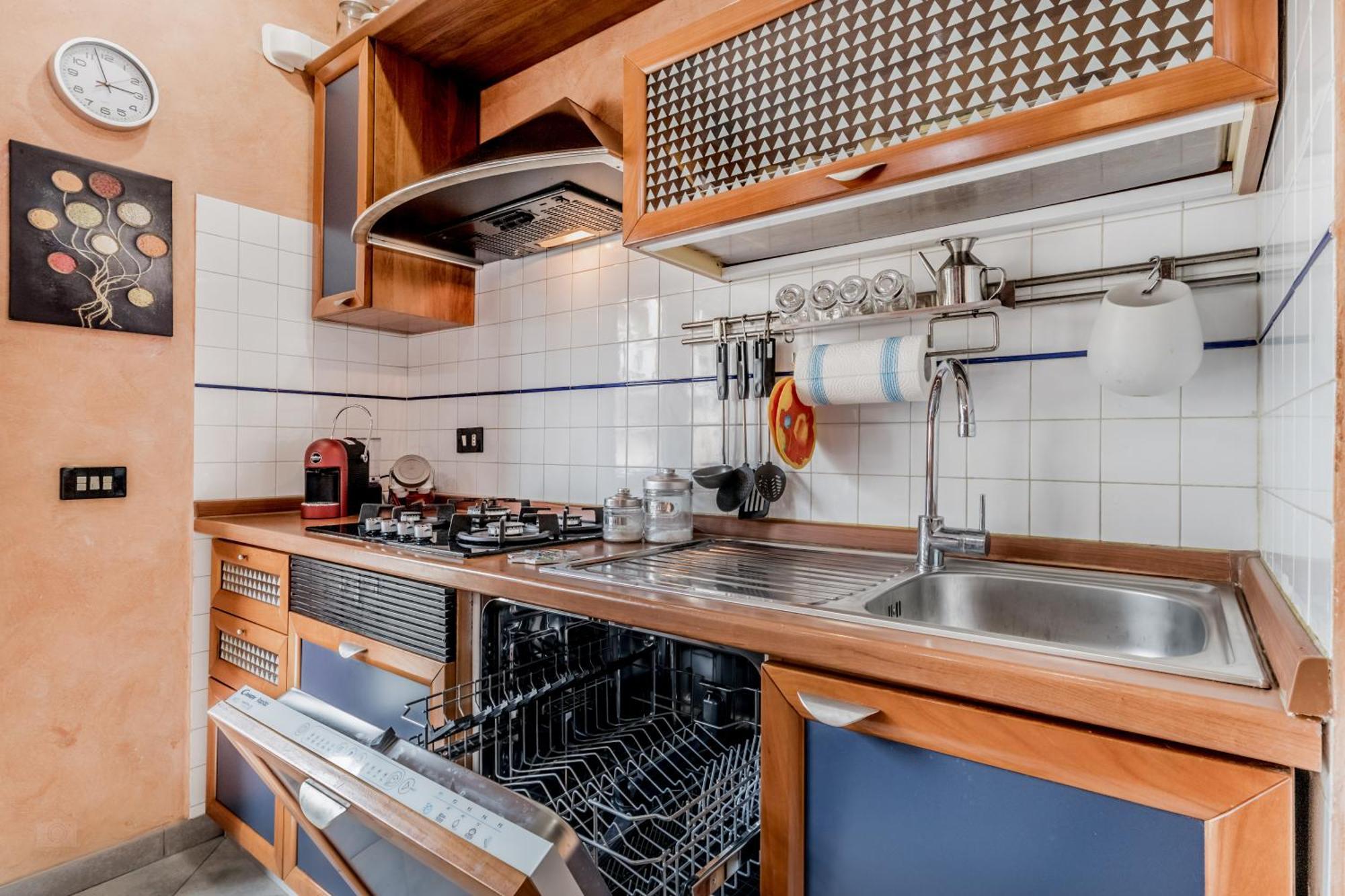 Herons Bright Close Metro Station Apartment *