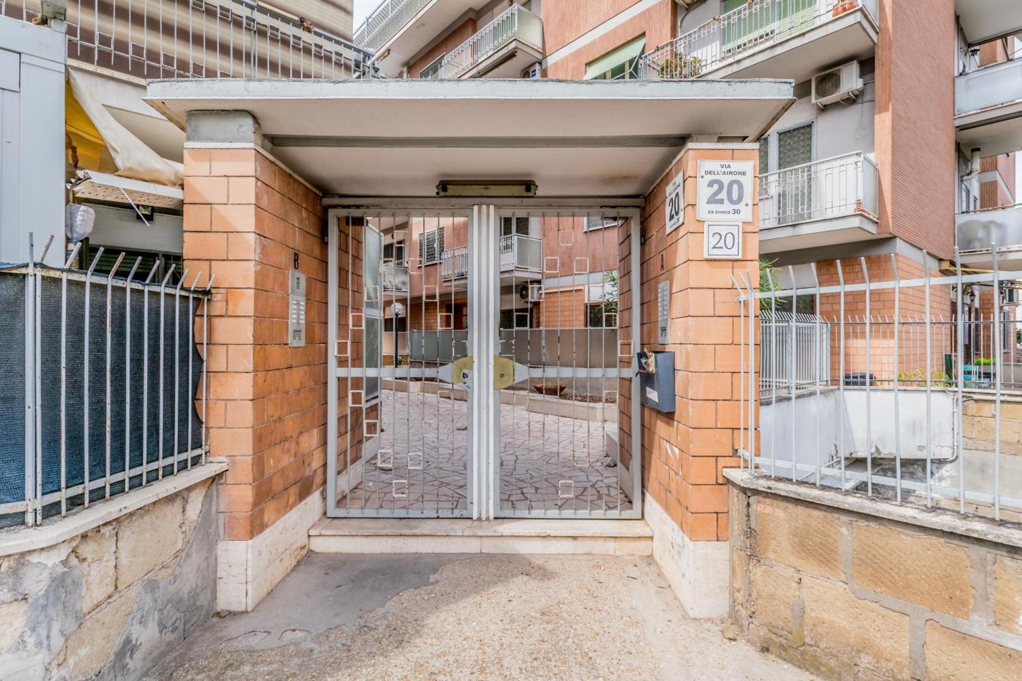 Apartment Herons Bright Close Metro Station *