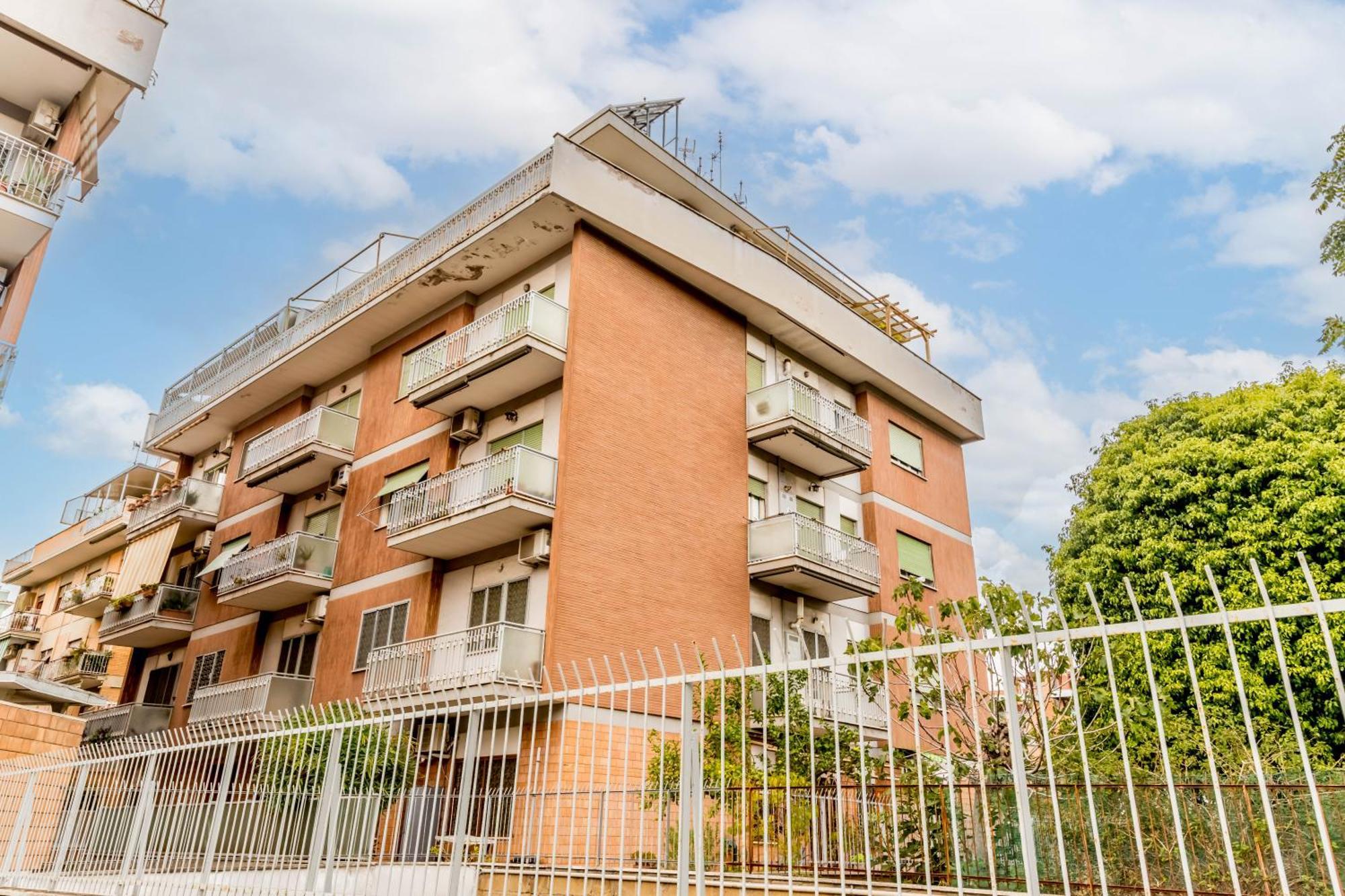 Apartment Herons Bright Close Metro Station Rom